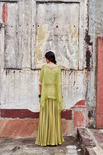 Green Gota Cape Set